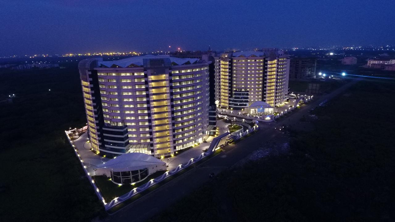 Rajhans Belliza Service Apartment Surat Exteriör bild
