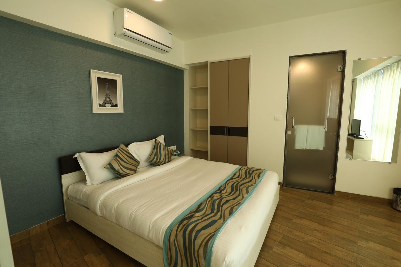 Rajhans Belliza Service Apartment Surat Exteriör bild