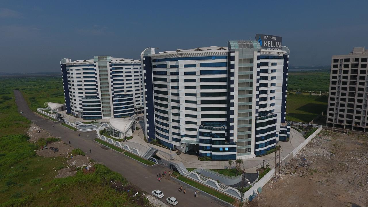 Rajhans Belliza Service Apartment Surat Exteriör bild